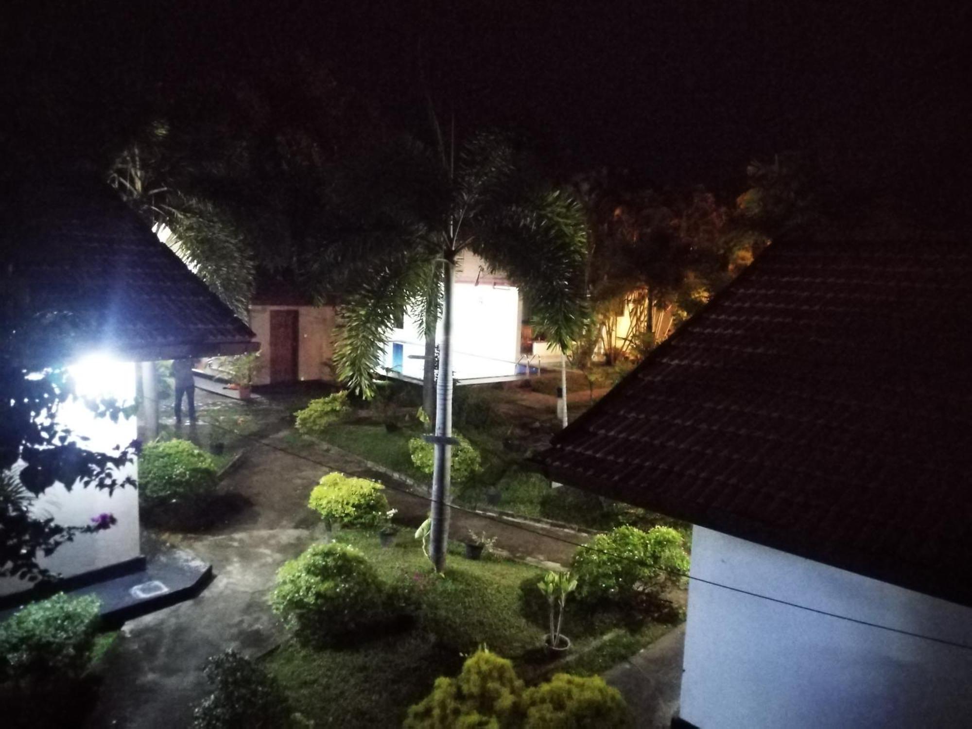 Blue Bell Hotel Negombo Exterior photo